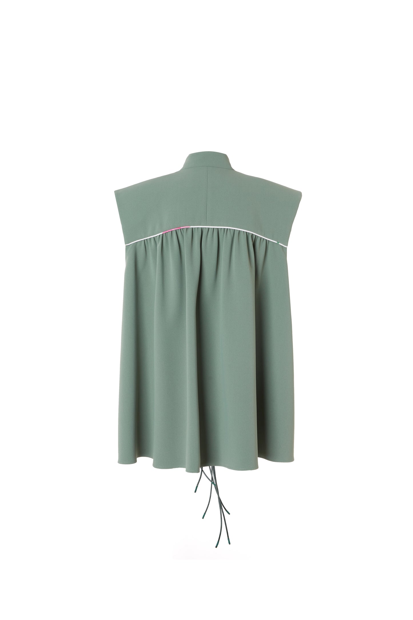 Celadon sleeveless suit with cutaway buttons