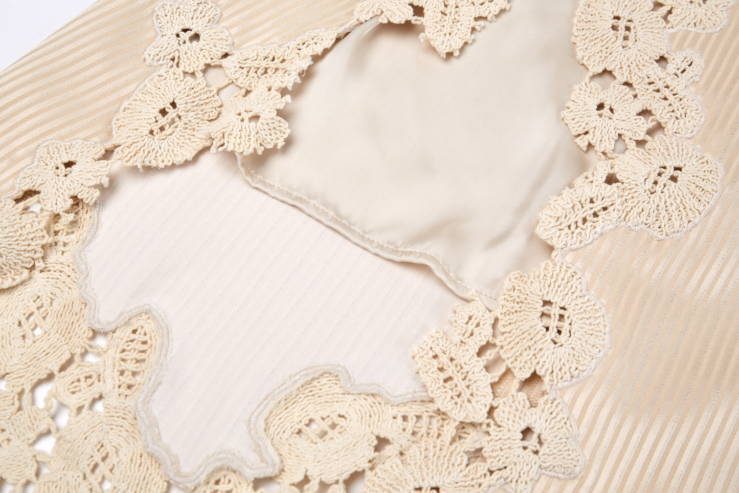 Embroidered Straight Skirt