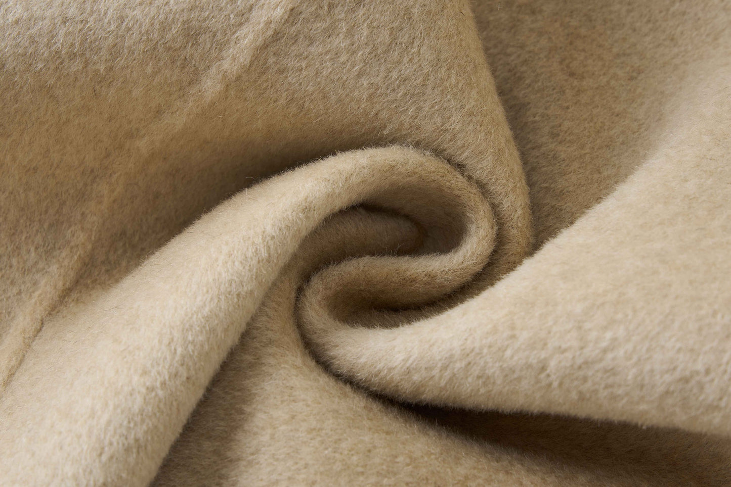 Yak wool coat with leaf edges