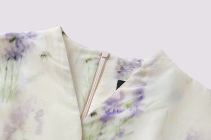 Lila Blumen-Qipao