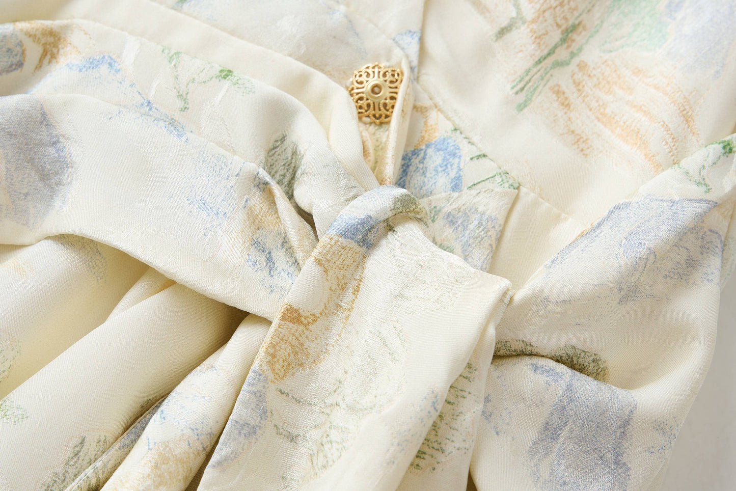 Landscape jacquard top
