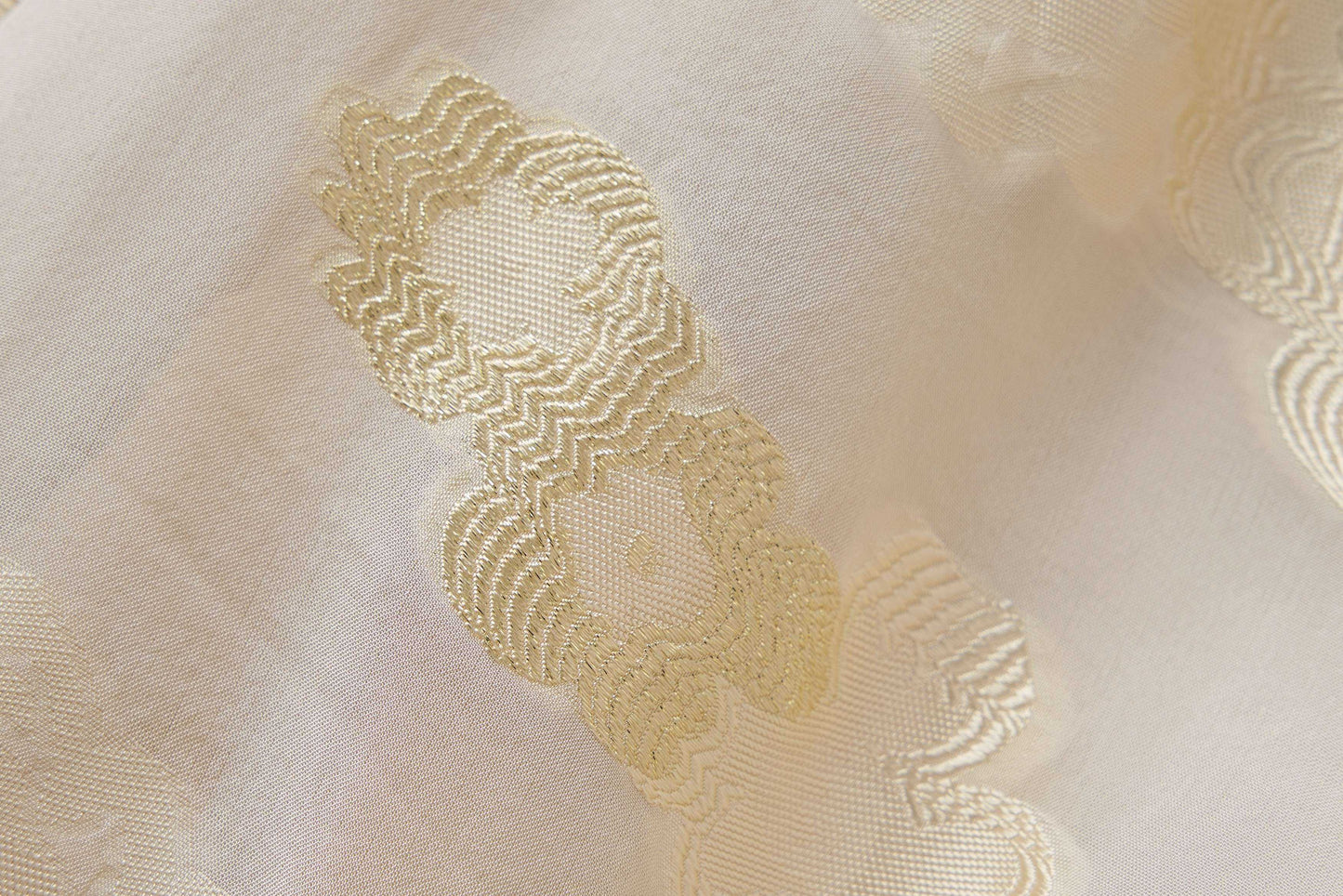 Jacquard top made of mulberry silk
