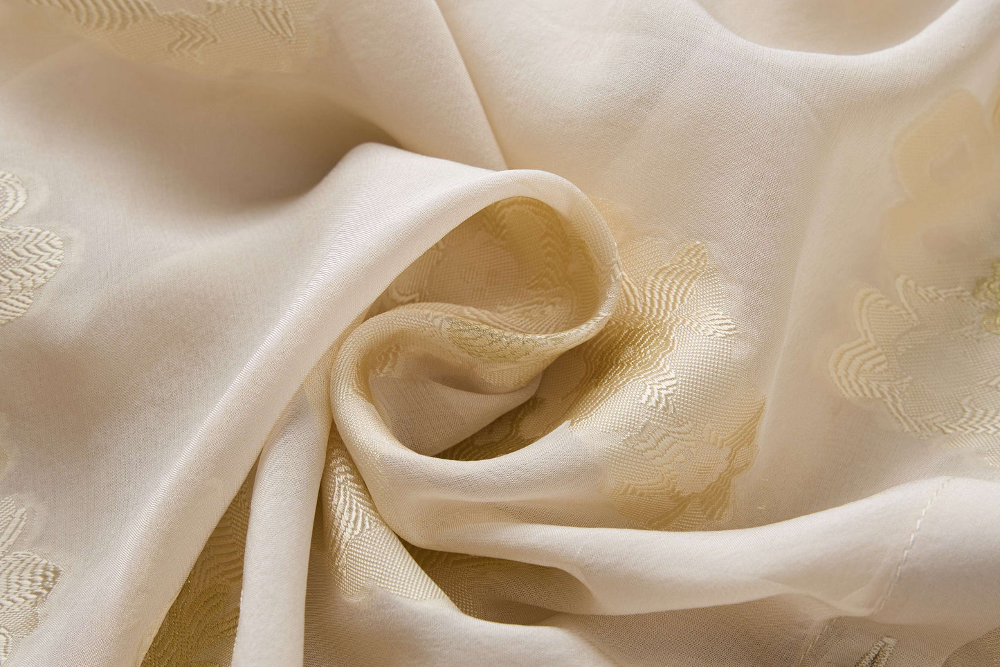 Jacquard top made of mulberry silk