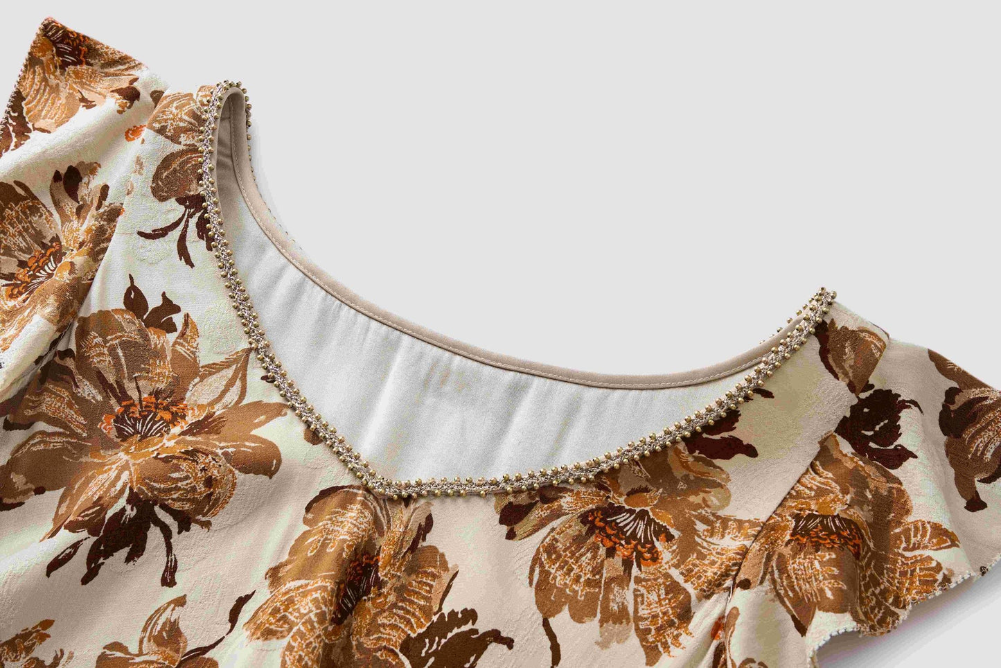 Seven leaf floral print tassel top