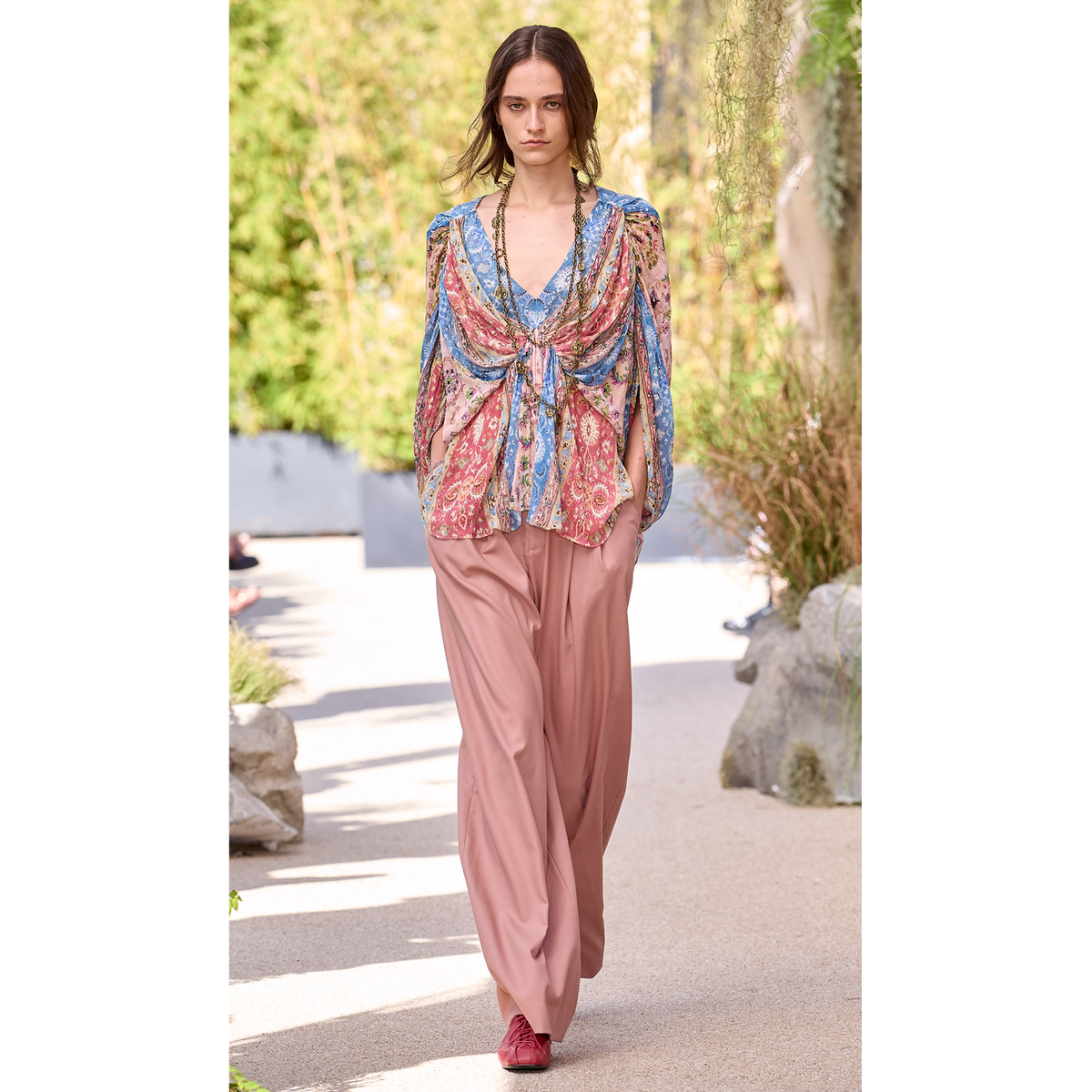 Silk Crinkle Printed V‑Neck Structured Top